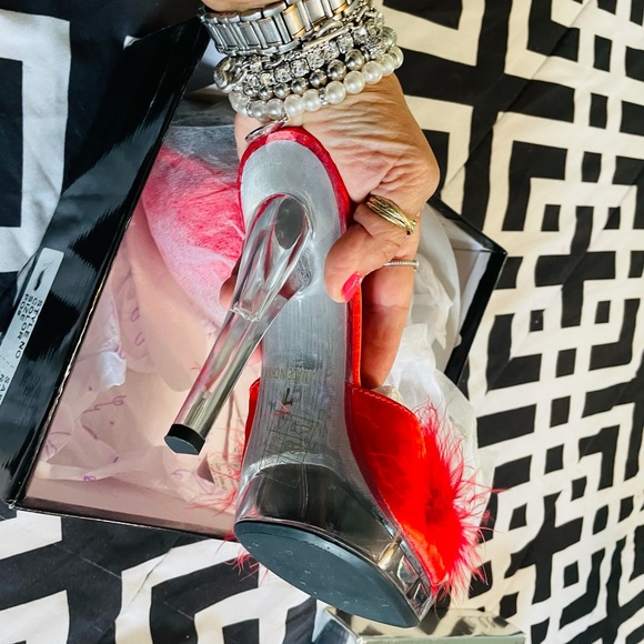 Sexy Boudoir Elegant high heeled furry Slippers. Worn just once indoors/ photos - Picture 2 of 8